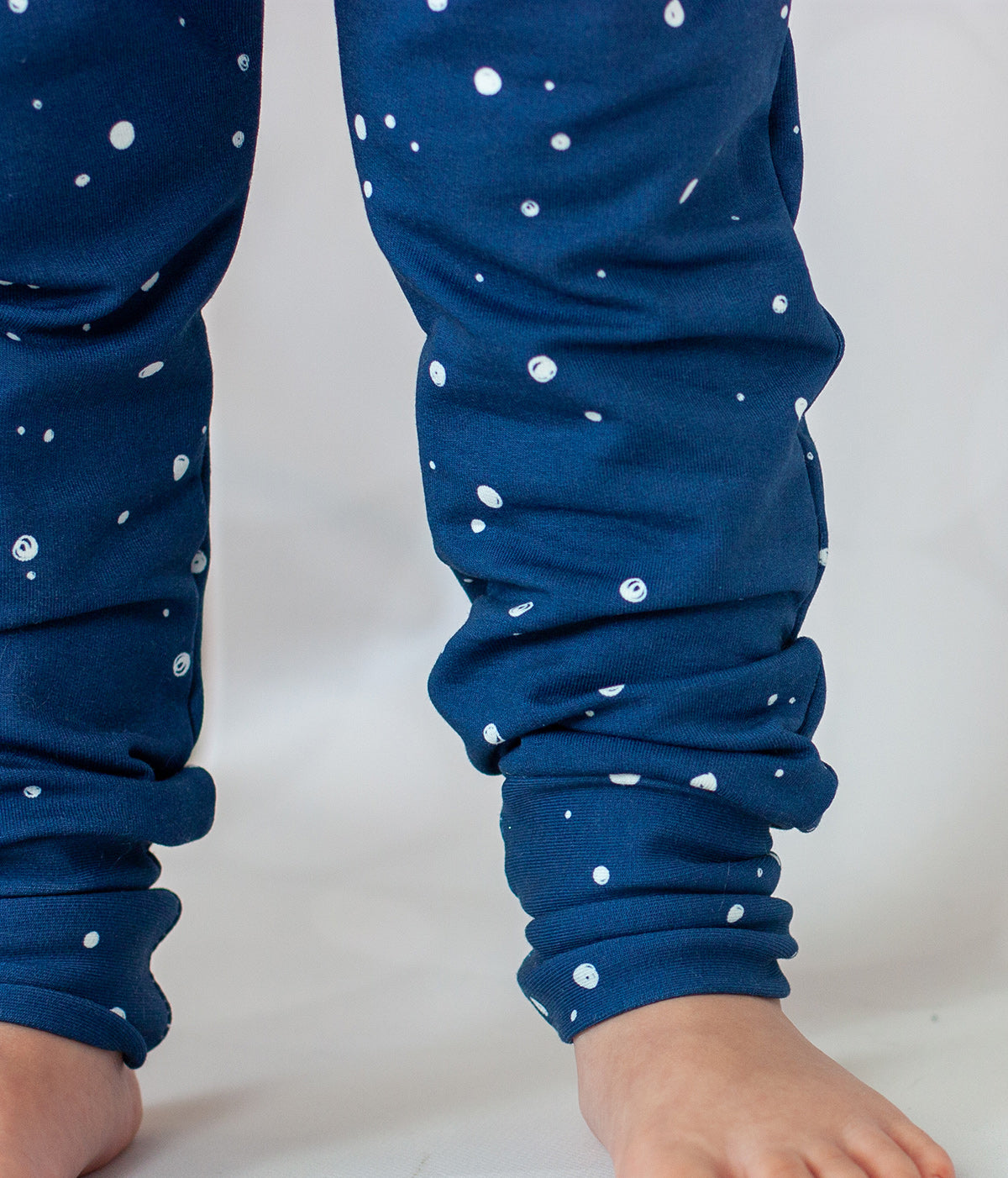Lamis Irregular dots navy *Bio French Terry*