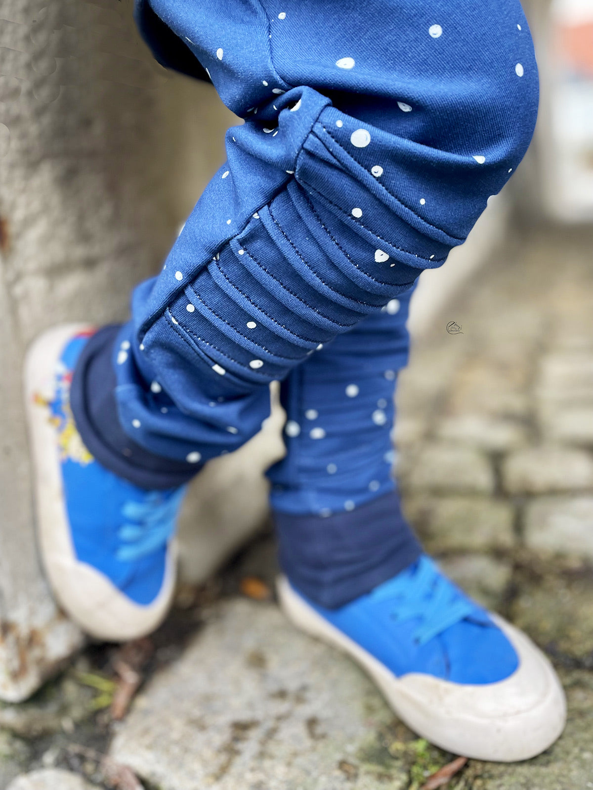 Lamis Irregular dots navy *Bio French Terry*